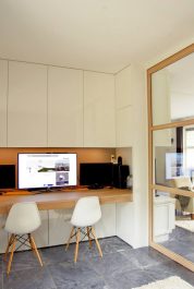 relaxplek, studiekamer, zwevend blad, bureau, tv-lift, led-verlichting, opbergruimte, strak, wit, eikenhout, fineer
